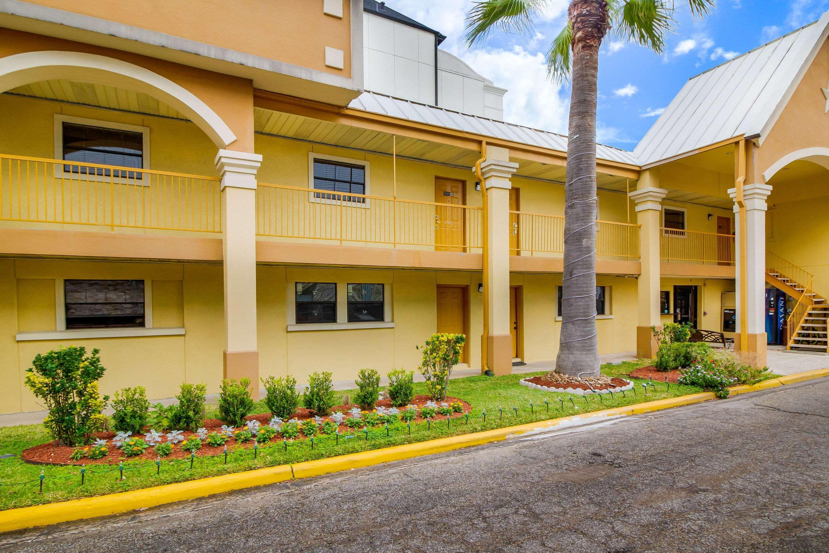 Rodeway Inn & Suites Houston Near Medical Center Εξωτερικό φωτογραφία
