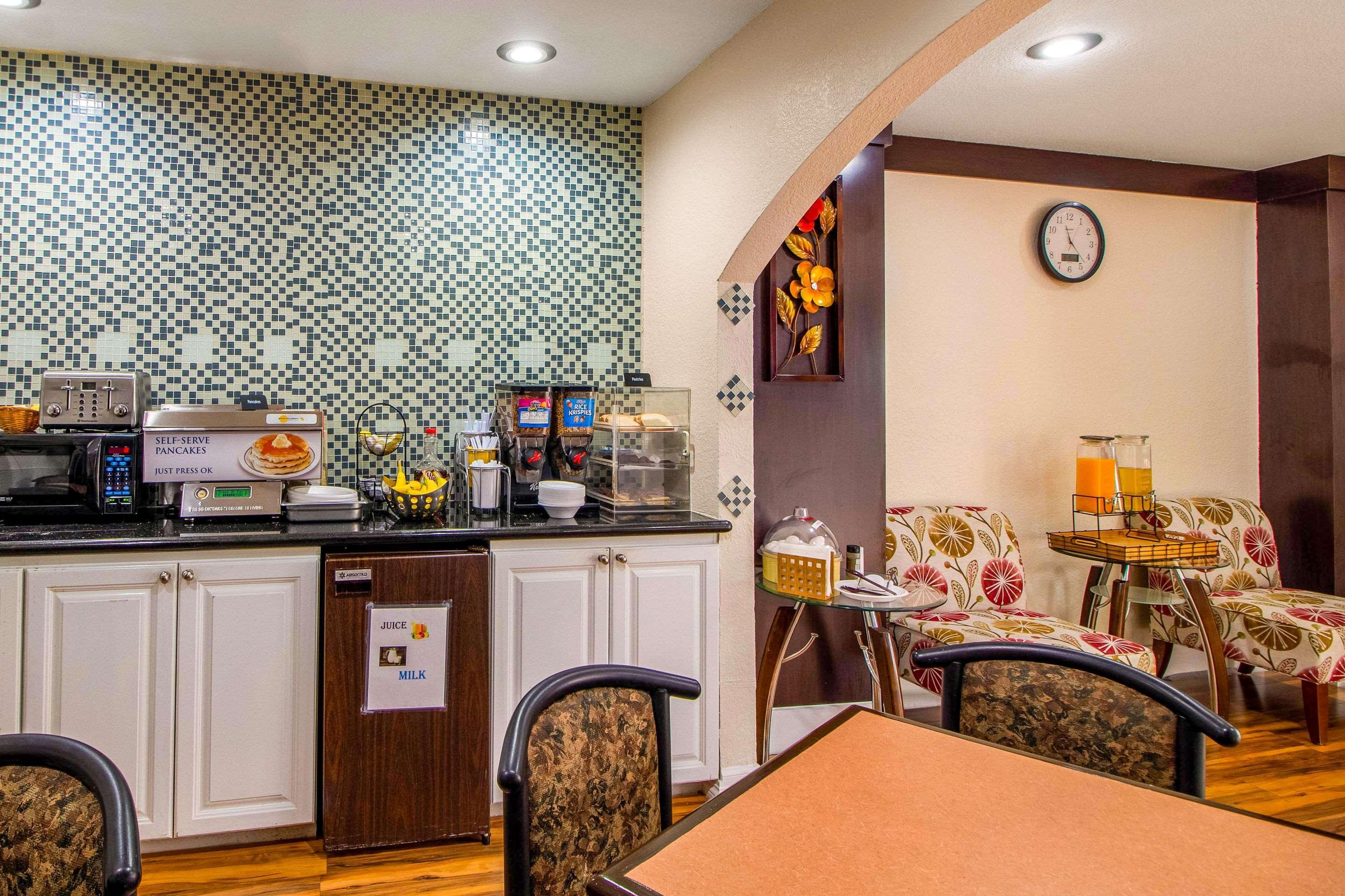 Rodeway Inn & Suites Houston Near Medical Center Εξωτερικό φωτογραφία