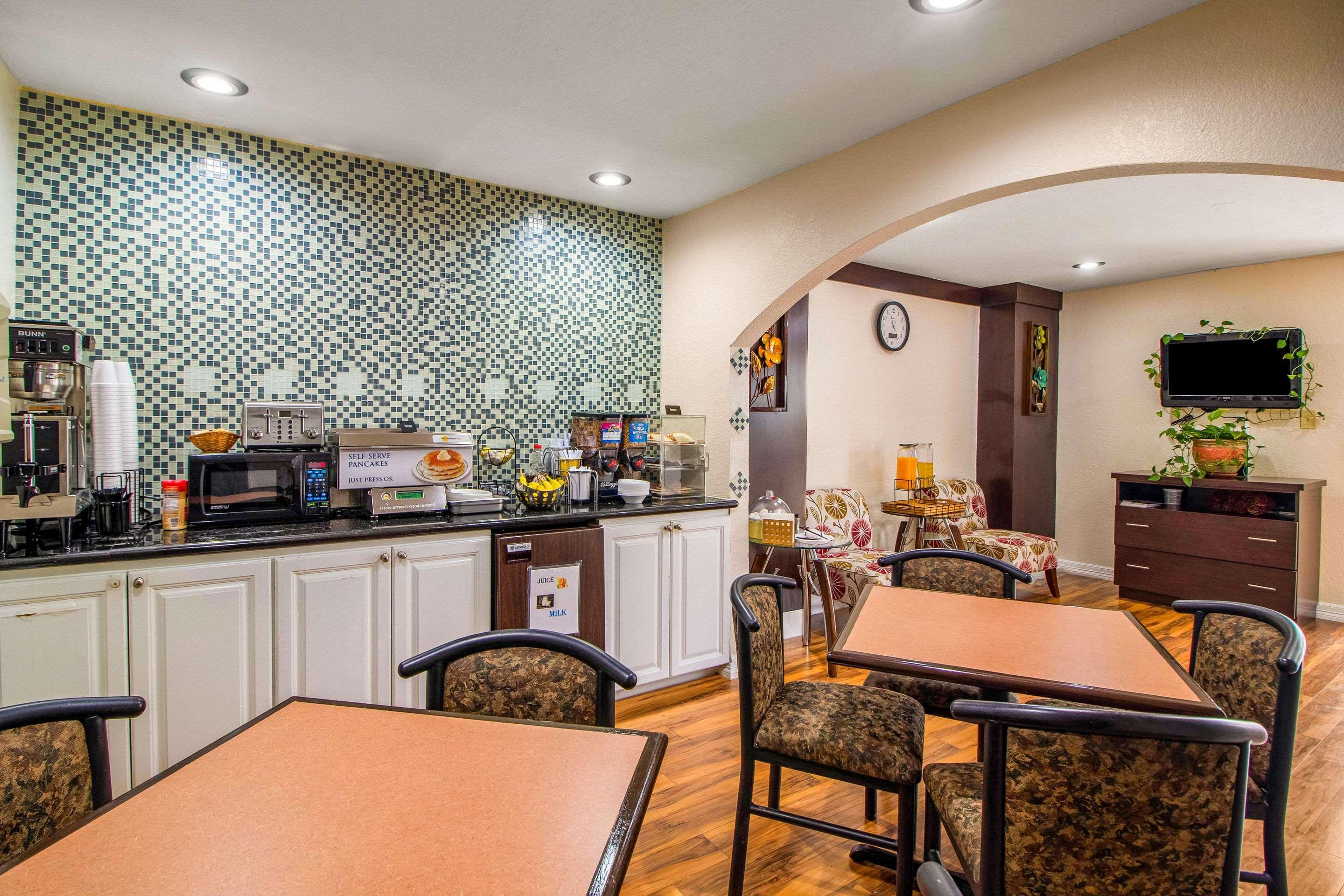 Rodeway Inn & Suites Houston Near Medical Center Εξωτερικό φωτογραφία