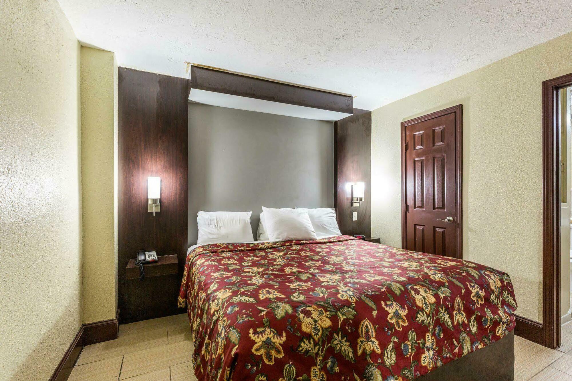 Rodeway Inn & Suites Houston Near Medical Center Εξωτερικό φωτογραφία