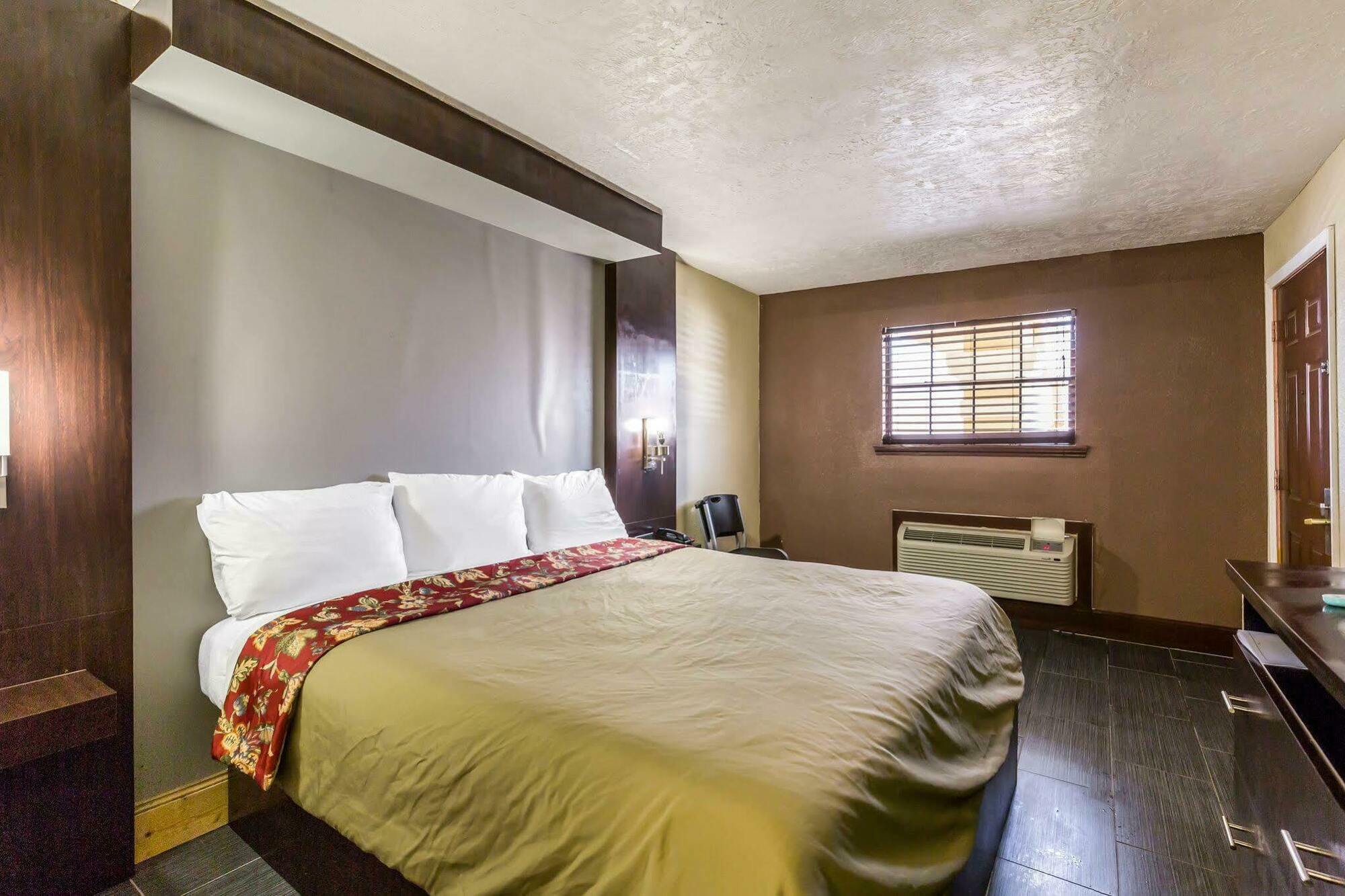 Rodeway Inn & Suites Houston Near Medical Center Εξωτερικό φωτογραφία